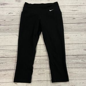 Nike Dri Fit black leggings mid rise capri XS